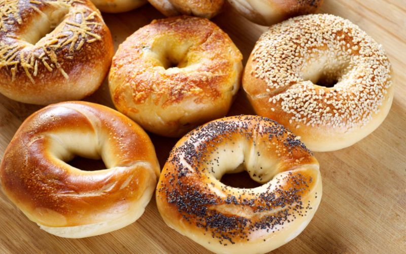 Can dogs eat bagels? 2 Can Dogs Eat Bagels?